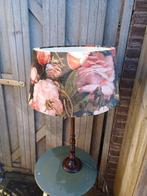 2 gebloemde lampenkappen, Huis en Inrichting, Lampen | Lampenkappen, Ophalen, Overige kleuren, Rond, Zo goed als nieuw