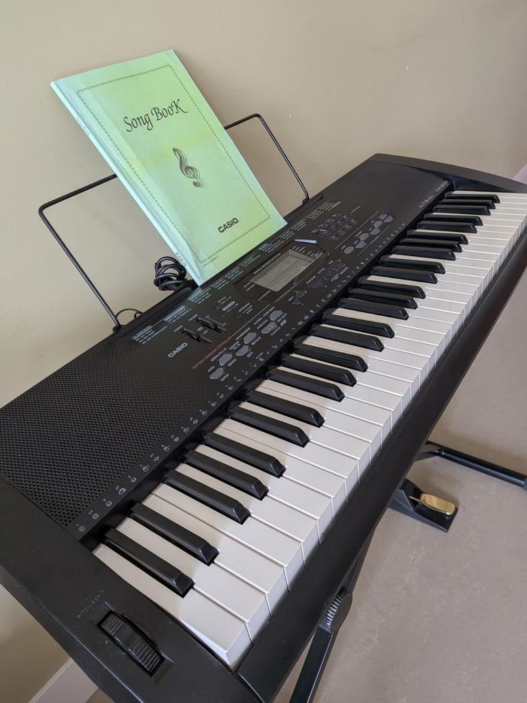 Casio CTK-3000 keyboard met standaard en pedaal, Muziek en Instrumenten, Keyboards, Casio, Ophalen of Verzenden, Met standaard