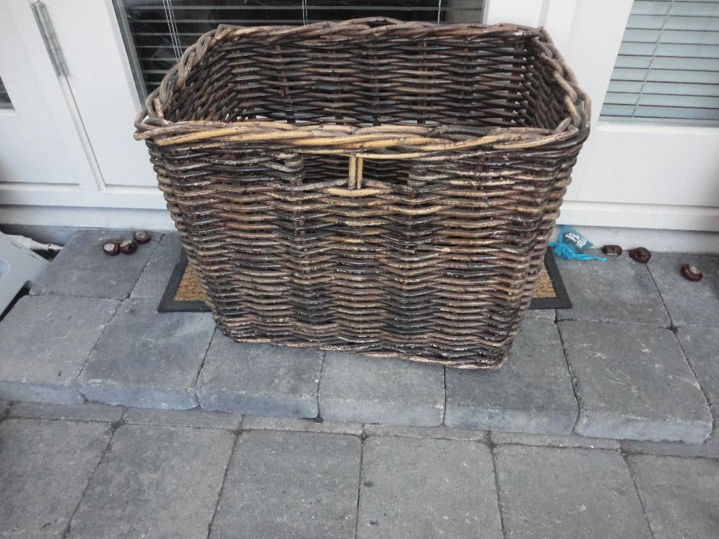 LEUKE GROTE RIETEN SPEELGOEDMAND //MAND/51X40X34, Ophalen, Gebruikt, Mand, Riet