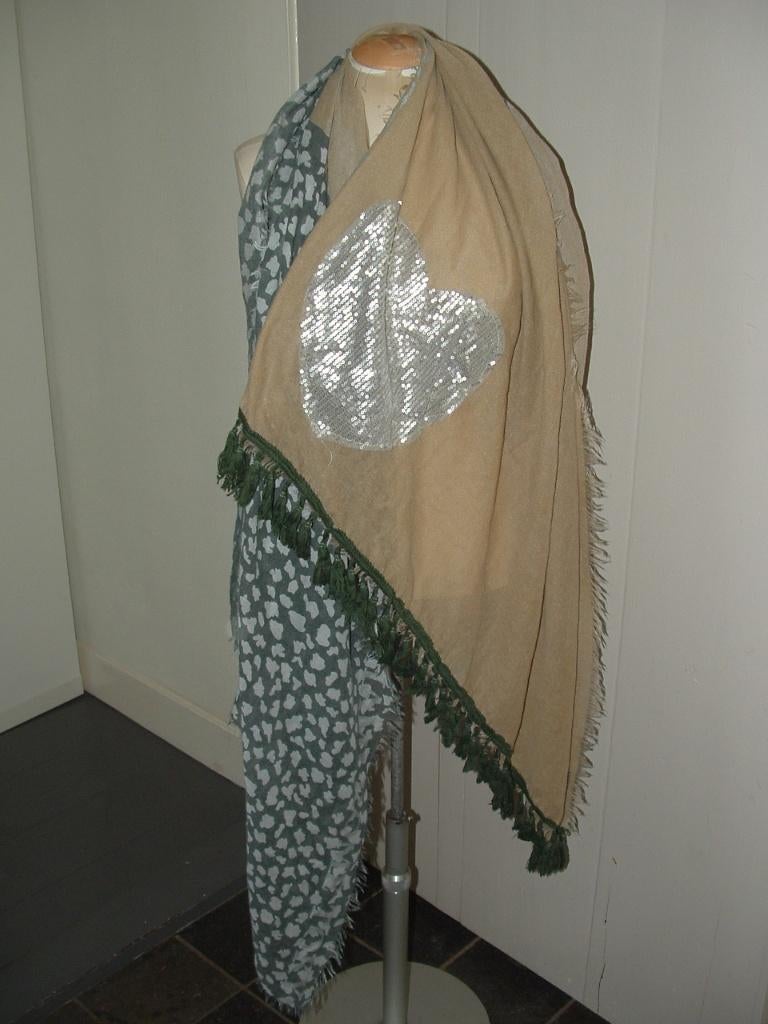 David & Alex omslagdoek sjaal met pailletten hart en franjes, Kleding | Dames, Maat 46/48 (XL) of groter, Ophalen of Verzenden