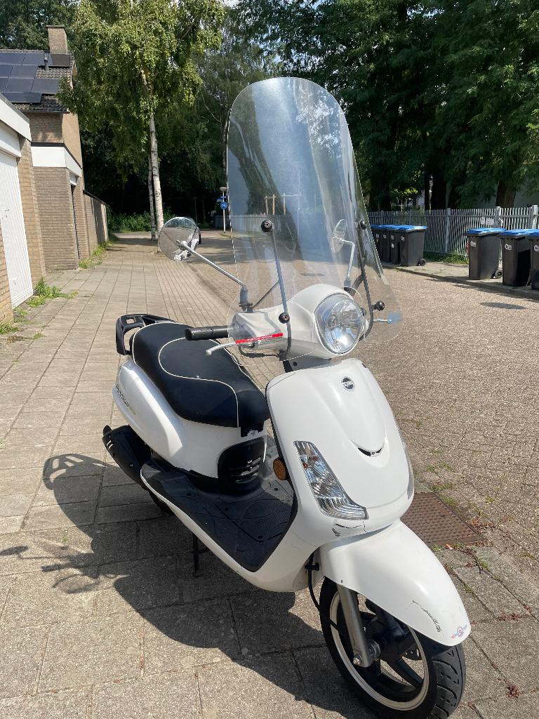 SYM Fiddle 2 scooter | wit | 1e eigenaar | 2018, Fietsen en Brommers, Scooters | SYM, Ophalen, Zo goed als nieuw, Benzine, Fiddle