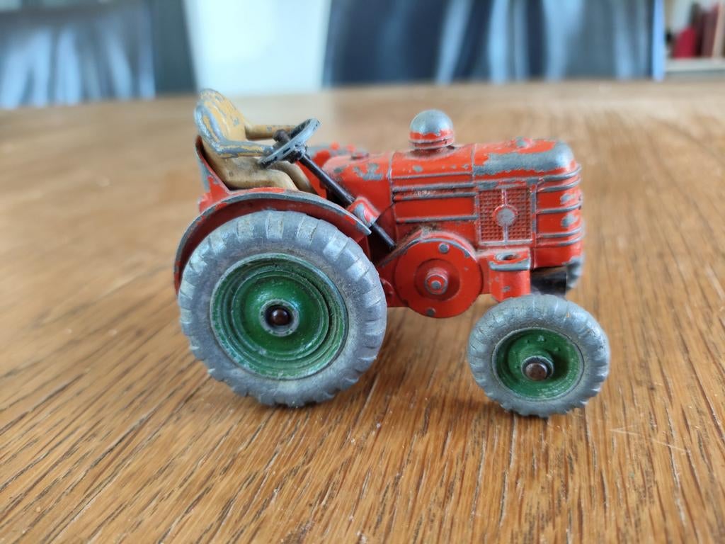 Field marshall tractor Dinky toy, Ophalen of Verzenden, Gebruikt, Tractor of Landbouw, Overige merken