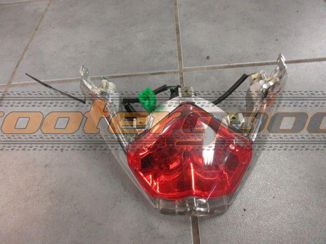 achterlicht voor kymco super 8, Fietsen en Brommers, Gebruikt, Kymco, Ophalen of Verzenden, Kymcoglobal@mail.kymco.com