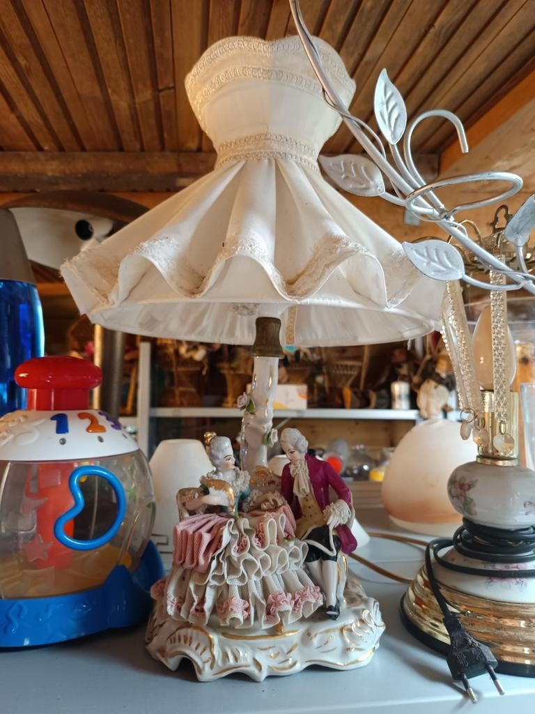 Porselein lamp, Ophalen