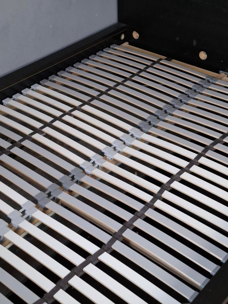 Ikea Malm bed 140x200 met lattenbodem en bedlampje, Huis en Inrichting, Slaapkamer | Bedden, Ophalen of Verzenden