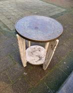 Bijzettafel met houten onderstel en metalen blad, Huis en Inrichting, Tafels | Bijzettafels, Ophalen, Minder dan 55 cm, Gebruikt