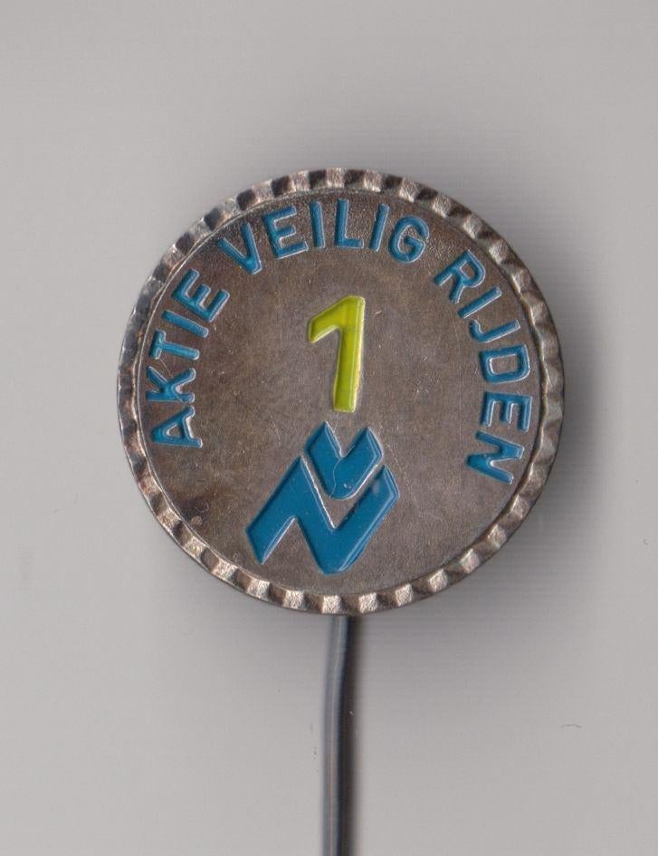 VVN Veilig Verkeer Nederland Verkeersbord Nr. 1  speldje, Gebruikt, Niet vindbaar, Niet vindbaar, Speldje of Pin