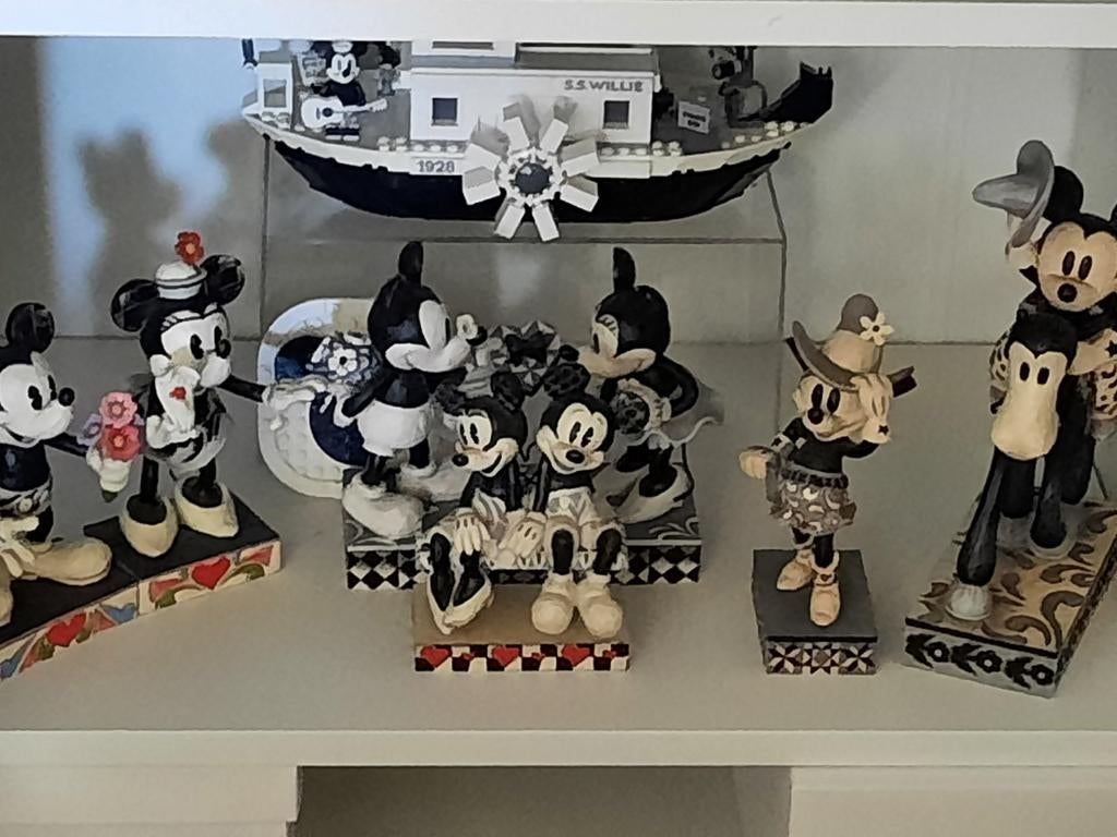 Disney traditions Mickey en Minnie Mouse zwart/wit, Ophalen of Verzenden, Mickey Mouse, Zo goed als nieuw, Beeldje of Figuurtje
