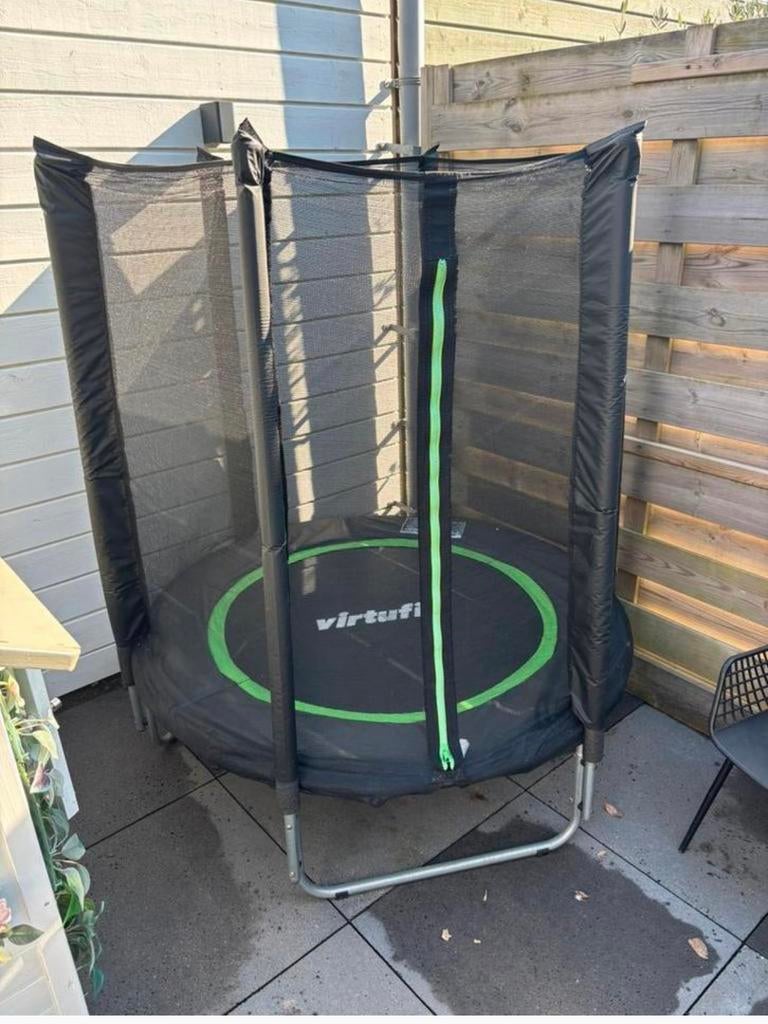 Trampoline incl veiligheidsnet 145x145 cm, Ophalen, Zo goed als nieuw
