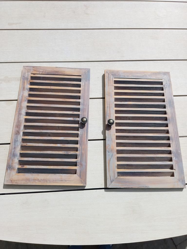 2 Louvre deurtjes 44x26, 5cm, Ophalen of Verzenden, Minder dan 60 cm, Radiator, 30 tot 80 cm