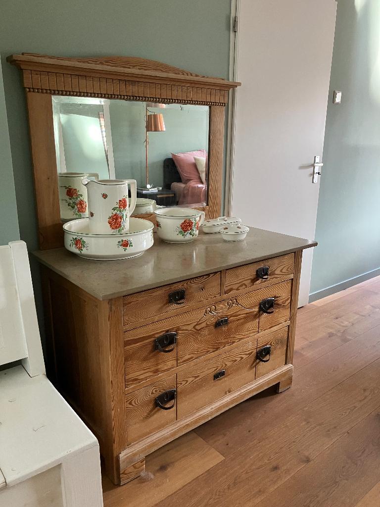 Grenen kast met spiegel en mooi stenen tafelblad., Ophalen, Gebruikt, 100 tot 150 cm, Met lade(s)