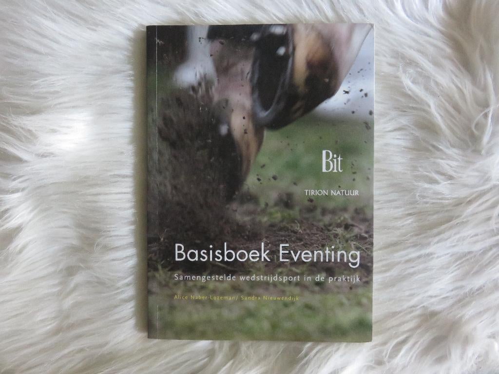 Basisboek Eventing, Ophalen of Verzenden, Gelezen, Balsport