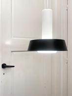 Jaren 50/60 vintage hanglamp, opalineglas/zwart metalen kap, Ophalen, Gebruikt, Mid-Centur-Modern Dutch Design, Glas