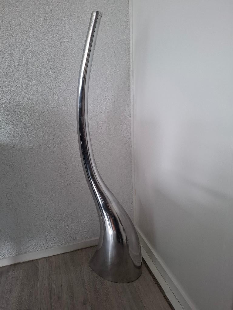 Design BOB aluminiumvaas "snake", Huis en Inrichting, Woonaccessoires | Vazen, Ophalen, Overige materialen, Overige kleuren, Zo goed als nieuw