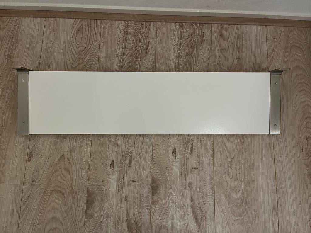 IKEA EKEY JÄRPEN plank wit met beugels 2x, Huis en Inrichting, Woonaccessoires | Wandplanken en Boekenplanken, Ophalen, Nieuw