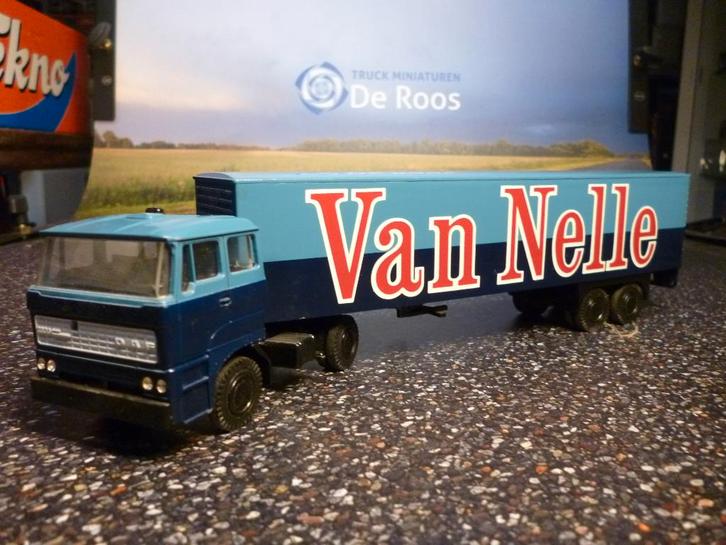 DAF 2800 Van Nelle, Hobby en Vrije tijd, Modelauto's | 1:50, Zo goed als nieuw, Bus of Vrachtwagen, Lion Toys, Ophalen of Verzenden
