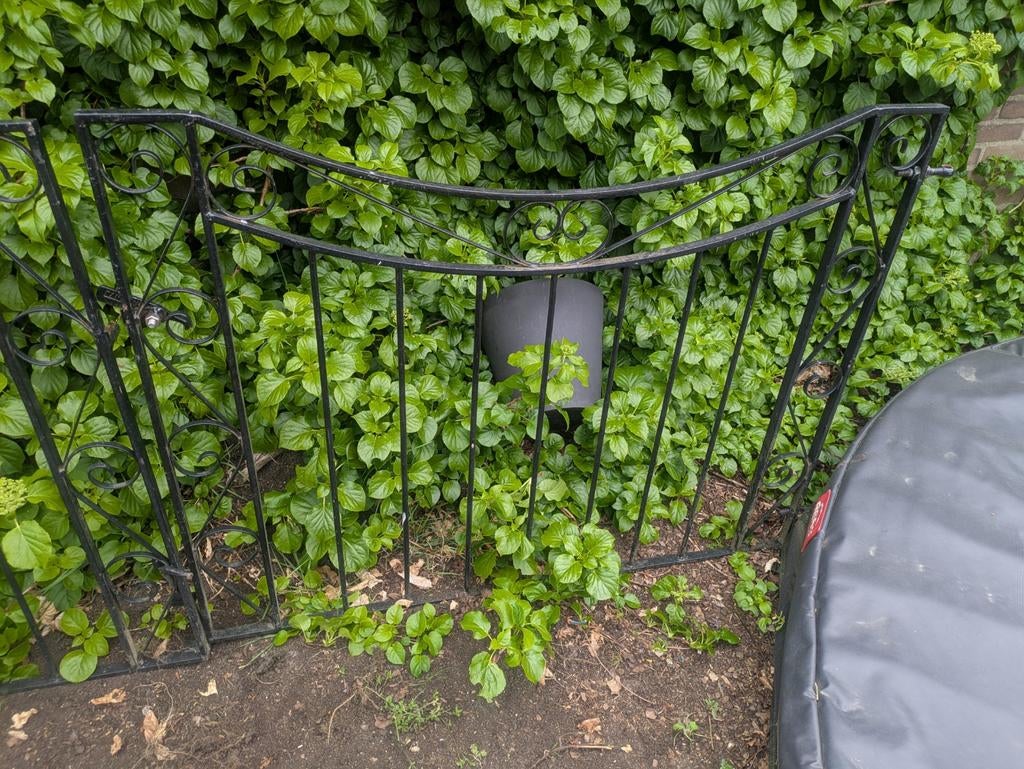 Zwart metalen sierhekwerk, Tuin en Terras, Tuinhekken en Hekwerk, Gebruikt, Sierhekwerk, IJzer, Ophalen