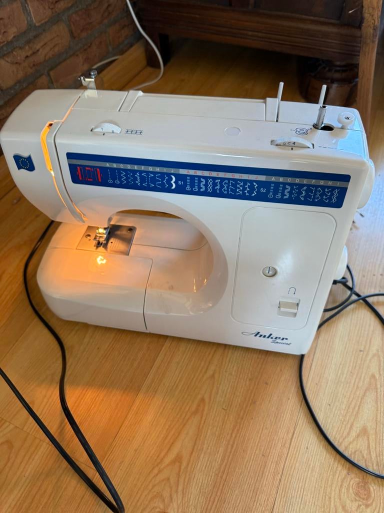 Anker Special Naaimachine - Zo goed als nieuw, Hobby en Vrije tijd, Naaimachines en Toebehoren, Ophalen, Zo goed als nieuw, Naaimachine