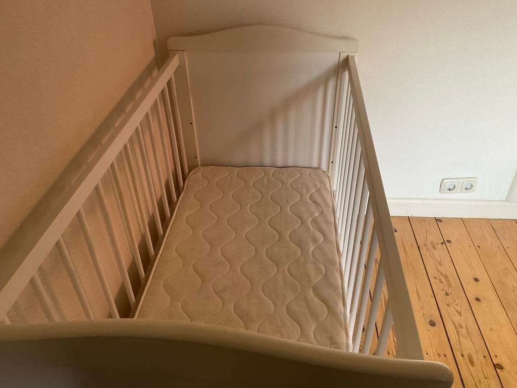 Baby ledikant met complete set accessoires, Kinderen en Baby's, Babywiegjes en Ledikanten, Ophalen, Zo goed als nieuw, Ledikant