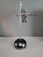 Te koop mooi vintage metalen beeldje eerbetoon, Ophalen of Verzenden, Zo goed als nieuw