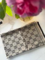 Gucci Sjaal - Scarf, Kleding | Dames, Mutsen, Sjaals en Handschoenen, Ophalen of Verzenden, Zo goed als nieuw, Maat 46/48 (XL) of groter