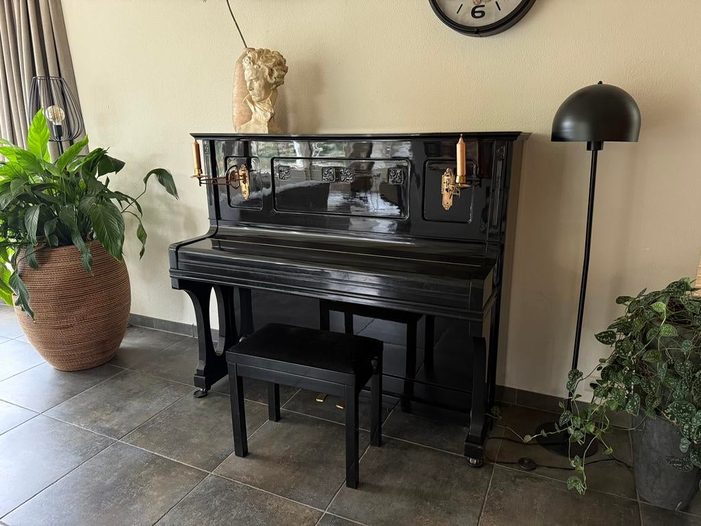Antieke klassieke piano, Ophalen of Verzenden, Zo goed als nieuw, Bruin