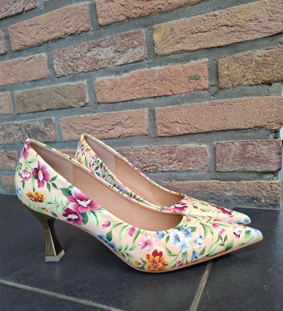 Super zomerse pumps maat 41, Kleding | Dames, Schoenen, Ophalen of Verzenden, Zo goed als nieuw