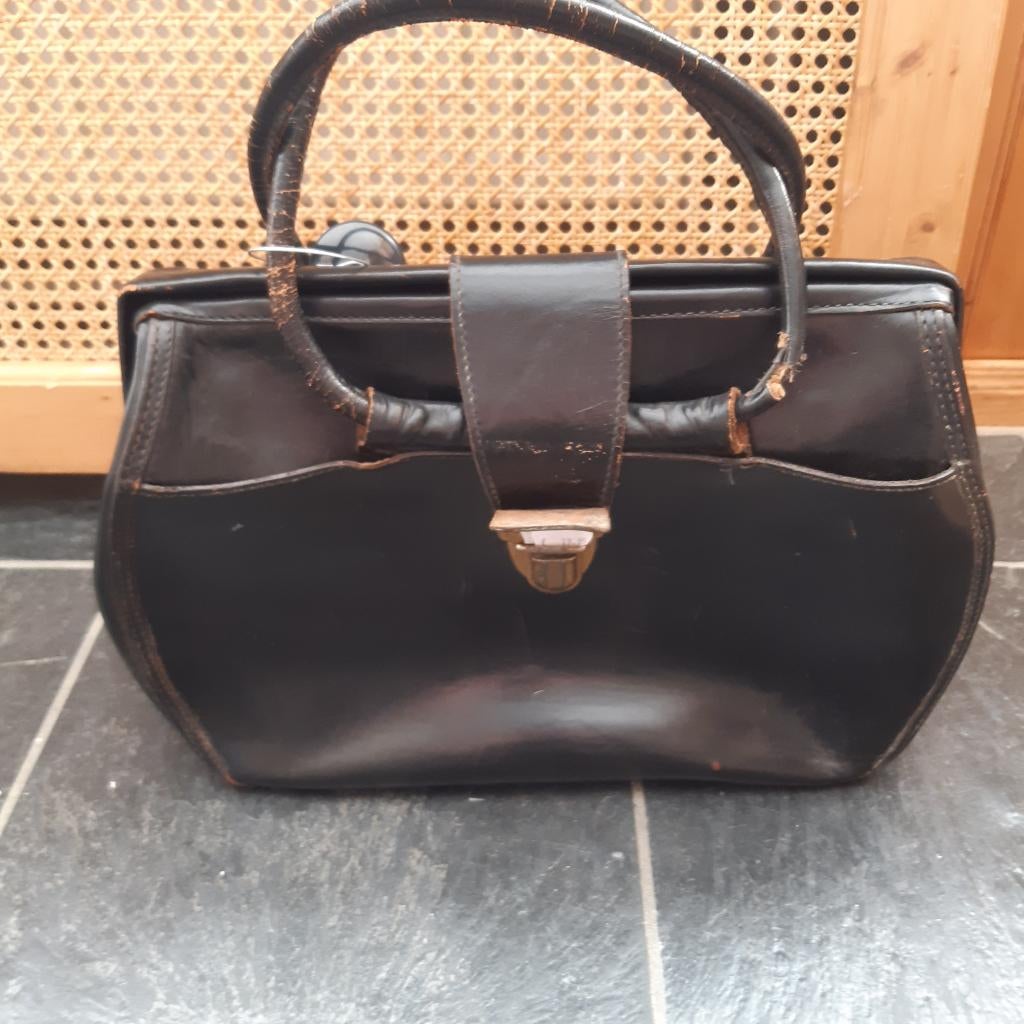Te koop: Mooie leren, zwarte dokterstas, in goede staat., Ophalen, Zwart, Minder dan 40 cm, Minder dan 35 cm