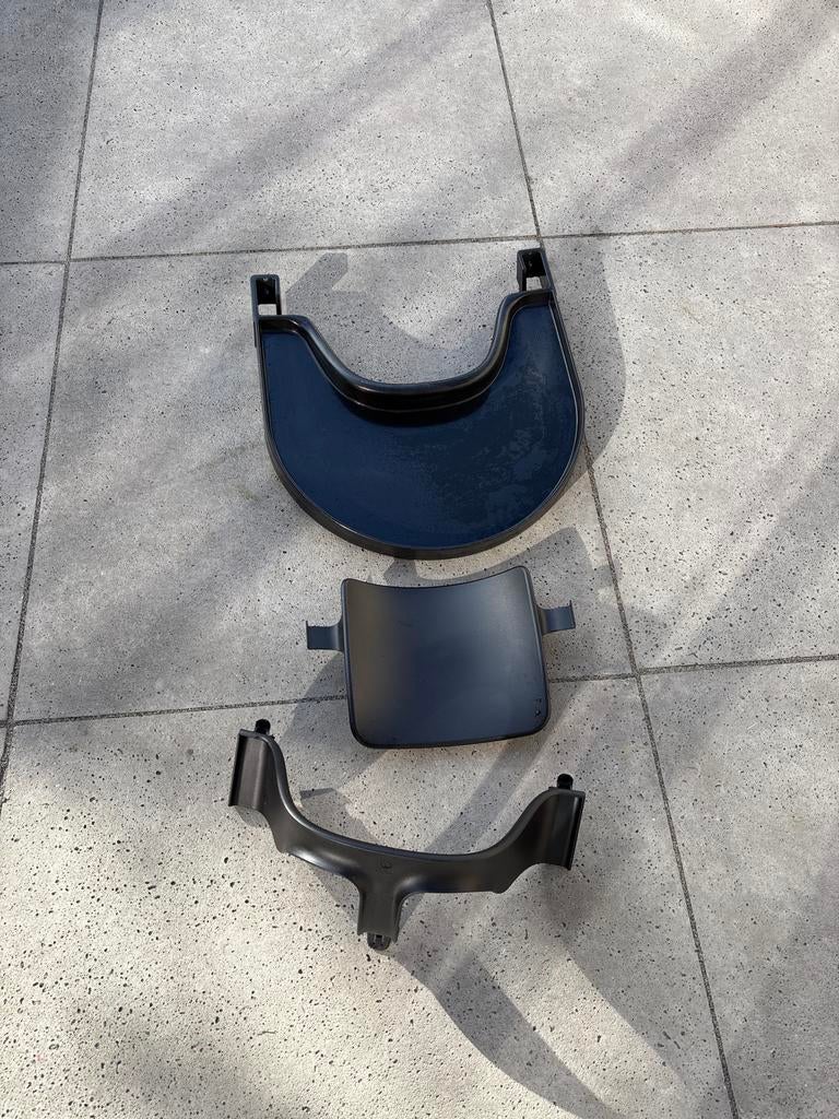 Tripp Trapp Babyset en Tafelblad - Zwart, Kinderen en Baby's, Kinderstoelen, Ophalen of Verzenden, Zo goed als nieuw, Meegroeistoel