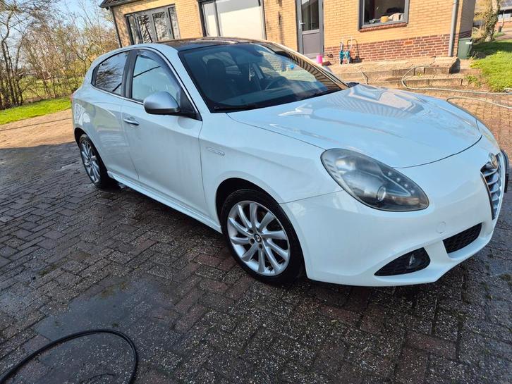 Alfa Romeo Giulietta 1.4 Turbo 2011 Wit, Auto's, Alfa Romeo, Particulier, Giulietta, ABS, Airbags, Airconditioning, Bluetooth