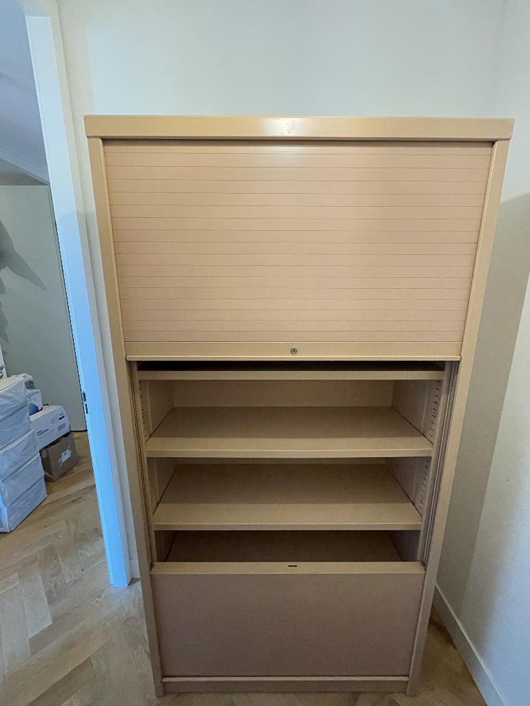 metalen roldeurkast roze, Ophalen, Gebruikt, 100 tot 150 cm, Metaal