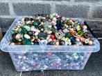 Grote doos met diverse kralen, zeker 10 kg, Ophalen of Verzenden, Gebruikt, Kraal