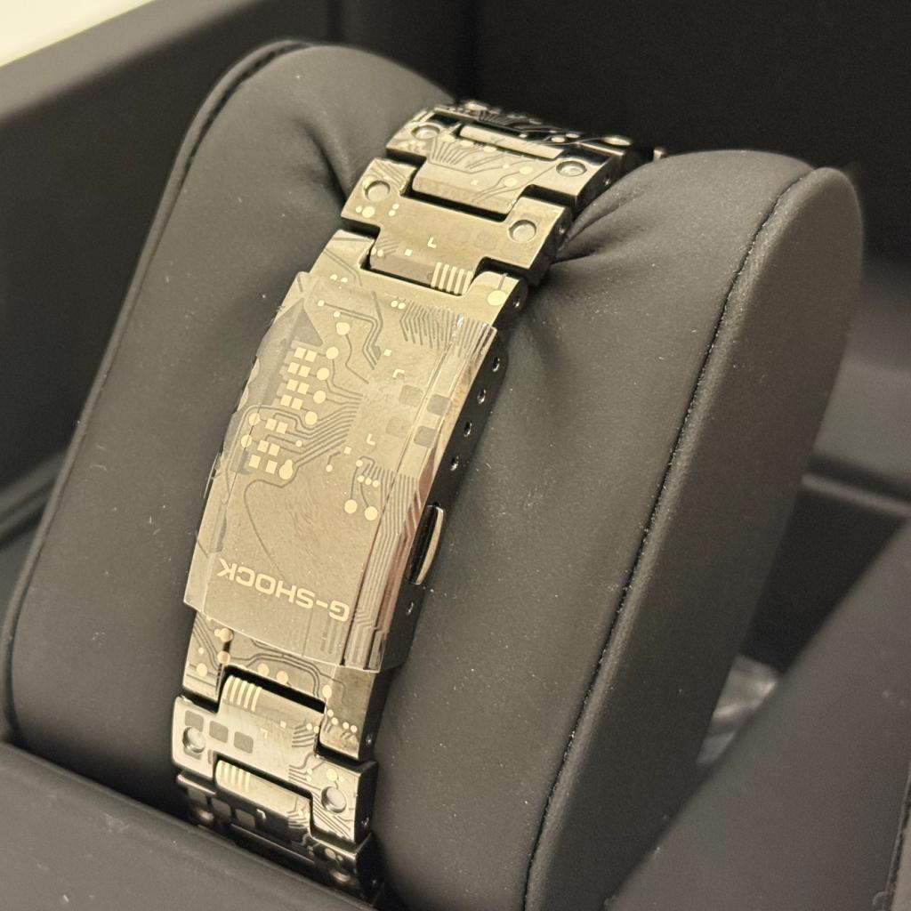 Casio G-Shock GMW-B5000TCC-1JR Special Edition (Nieuwstaat), G-shock, Zo goed als nieuw, Support@gshock.com, 529 5th Ave
New York, NY 10017
USA
