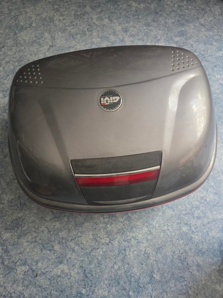 Grijze Koffer van GiVi voor scooter/ motor, Ophalen of Verzenden, Gebruikt