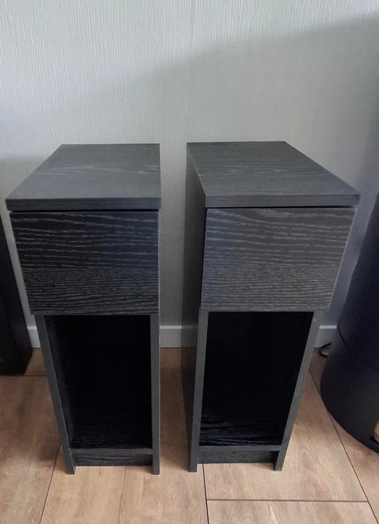 Nachtkastje 2 stuks, Huis en Inrichting, Slaapkamer | Nachtkastjes, Ophalen, Minder dan 45 cm, 55 tot 70 cm