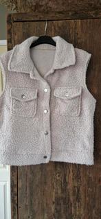 Boucle gilet

Off white

Maat M, Ophalen of Verzenden, Zo goed als nieuw, Maat 38/40 (M), Wit