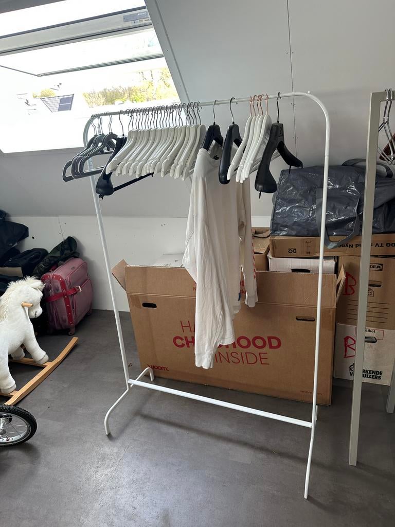 Kledingrek, Ophalen, Zo goed als nieuw