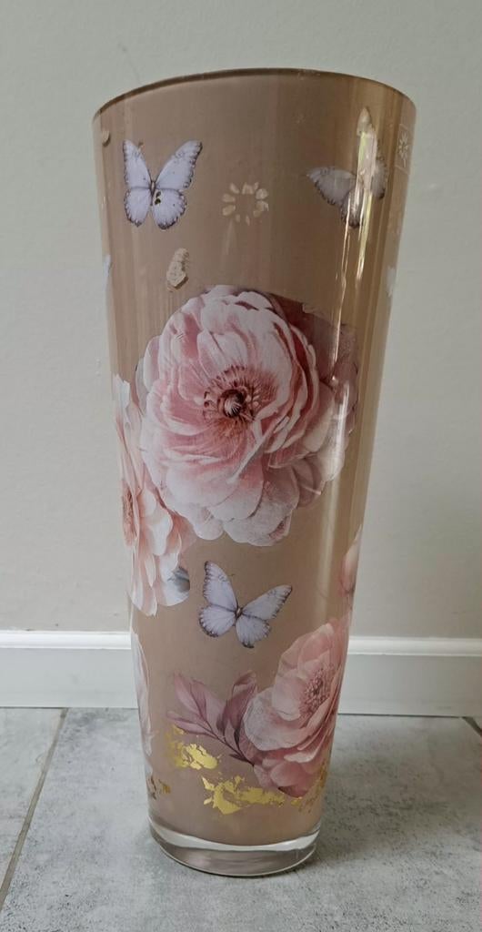 Decopage vaas met bloemen en vlinders, Huis en Inrichting, Woonaccessoires | Vazen, Ophalen