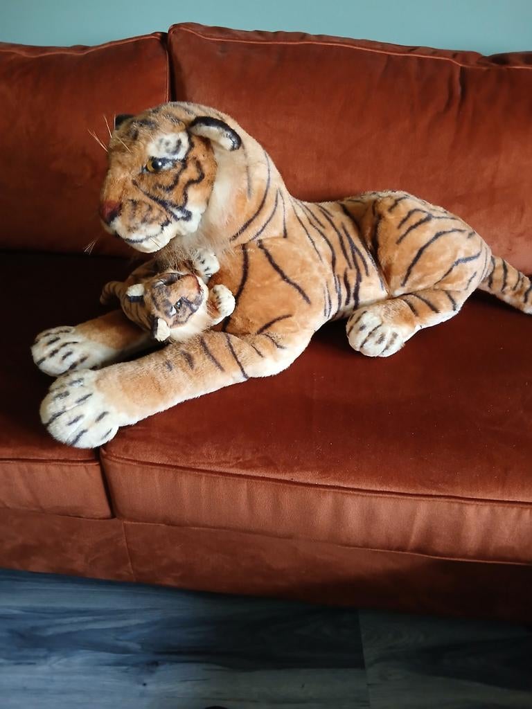 Tijger van pluche met welp, Kinderen en Baby's, Speelgoed | Knuffels en Pluche, Ophalen, Zo goed als nieuw, Overige typen