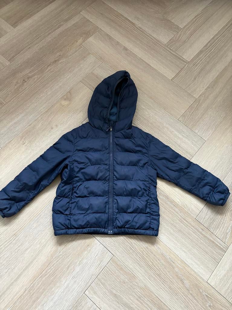 Uniqlo blauwe jongens donsjack - Gebruikt 5-6 jaar, Kinderen en Baby's, Kinderkleding | Maat 128, Ophalen of Verzenden, Gebruikt