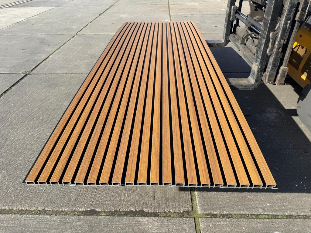 Wandbekleding/Gevelbekleding Composiet Teak 2900 mm NEW, Ophalen of Verzenden, Gebruikt, Hout