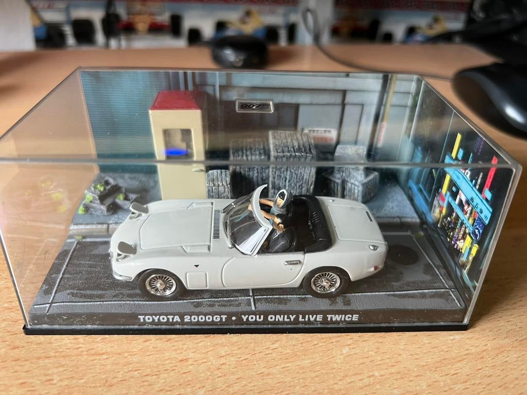 Auto 1/43 TOYOTA 2000GT James Bond 007, Hobby en Vrije tijd, Modelauto's | 1:43, Ophalen of Verzenden, Zo goed als nieuw, Auto