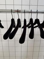 Zwart velours kledinghangers, Ophalen, Zo goed als nieuw, Fluweel, Volwassenen