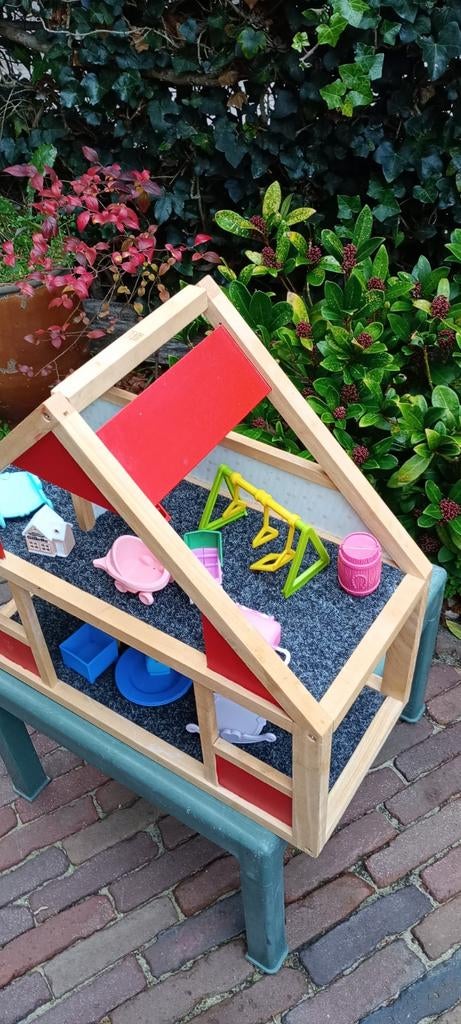 Houten poppenhuis met accessoires, Ophalen