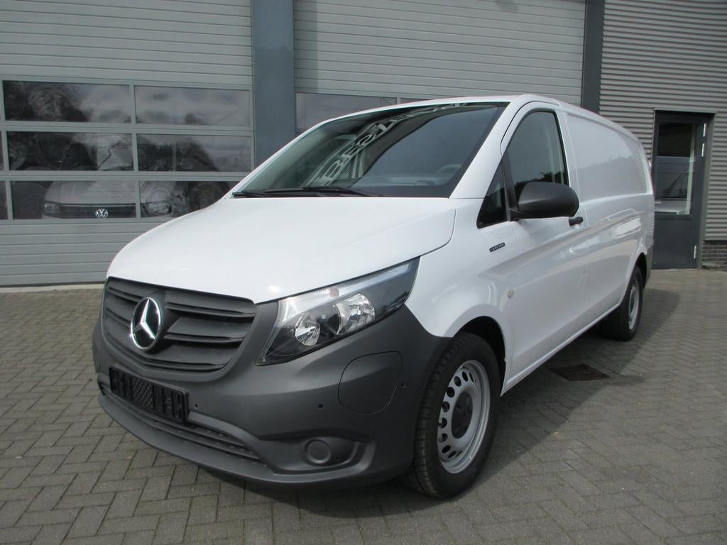 Mercedes-Benz Vito E vito 112 L2 66 kWh snelladen SoH 97,5 %, Automaat, Gebruikt, 116 pk, Wit