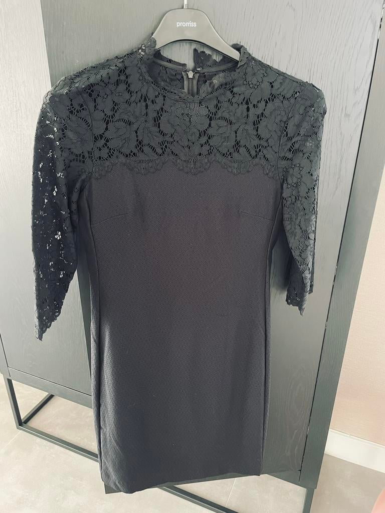 Little black dress met kant, Kleding | Dames, Jurken, Zwart, Ophalen of Verzenden, Zo goed als nieuw, Maat 34 (XS) of kleiner