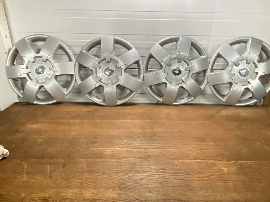 Set van 4 Renault wieldoppen bus, Auto diversen, Wieldoppen, Ophalen of Verzenden, Zo goed als nieuw