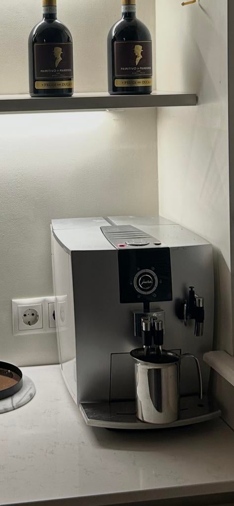 Jura J5, volautomatisch nieuwe motor en maalstenen, Ophalen, Gebruikt, Koffiemachine