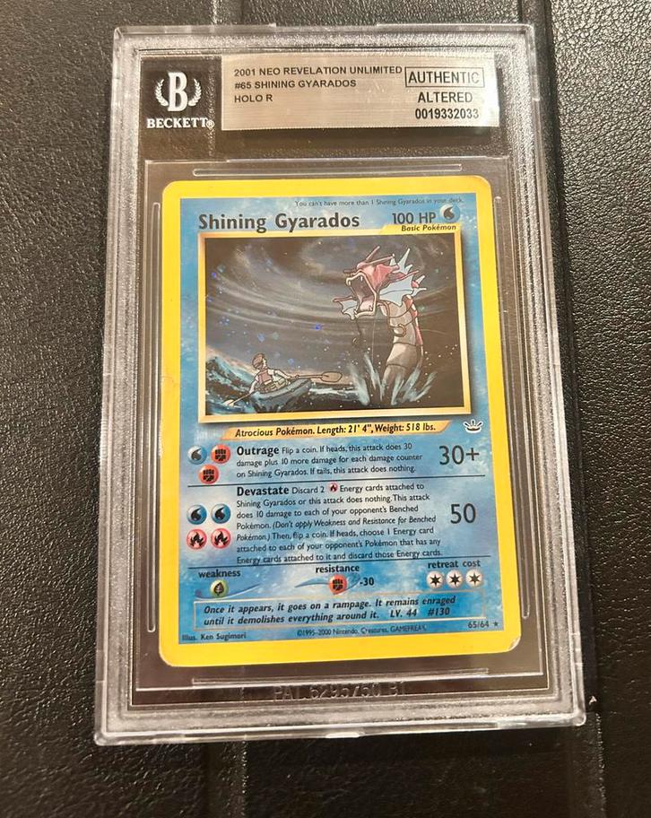 Shining Gyarados Holo R 2001 Neo Revelation BGS Authentic, Hobby en Vrije tijd, Verzamelkaartspellen | Pokémon, Gebruikt, Losse kaart