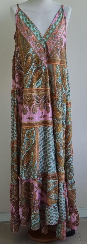 Swarna roze/lichtblauwe lange jurk met goud mt. Free Size, Kleding | Dames, Jurken, Zo goed als nieuw, Maat 38/40 (M), Roze, Onder de knie